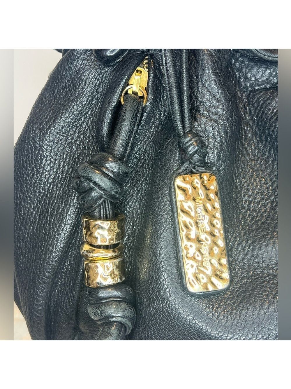 MICHAEL KORS BLACK ROSLYN LEATHER
SHOULDER BAG “THE ROSLYN” - Picture 5 of 15